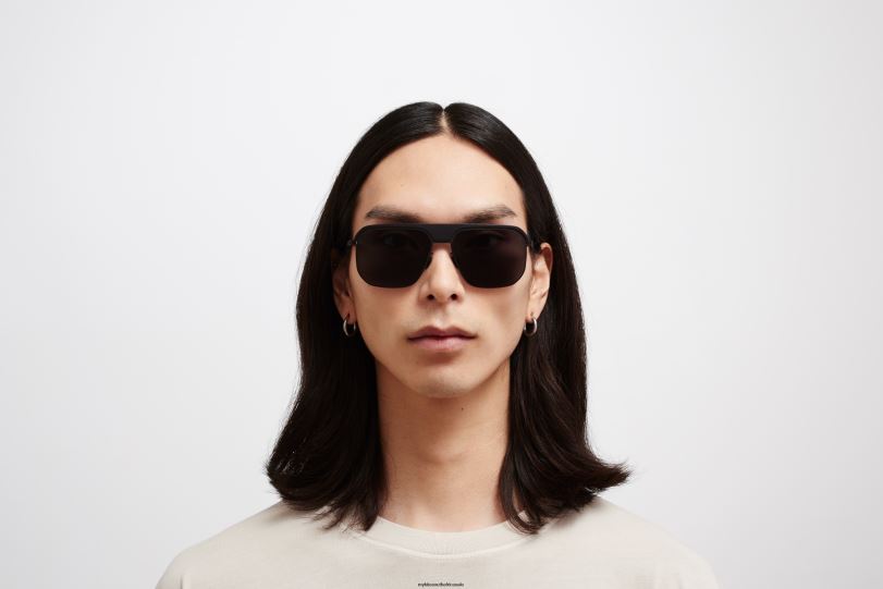 Frame: MH6 Pitch Black/Black|Lens: Leica Black Polarised MYKITA ML06 6H86678 Leica